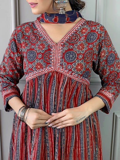 Oaitaari Printed Heavy Duppata Kurta Set With Bottom and Dupatta